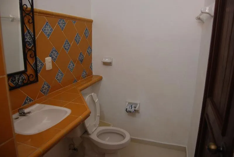 阿鲁克斯普拉亚戴尔卡门酒店 普拉亚卡门 2*,  墨西哥